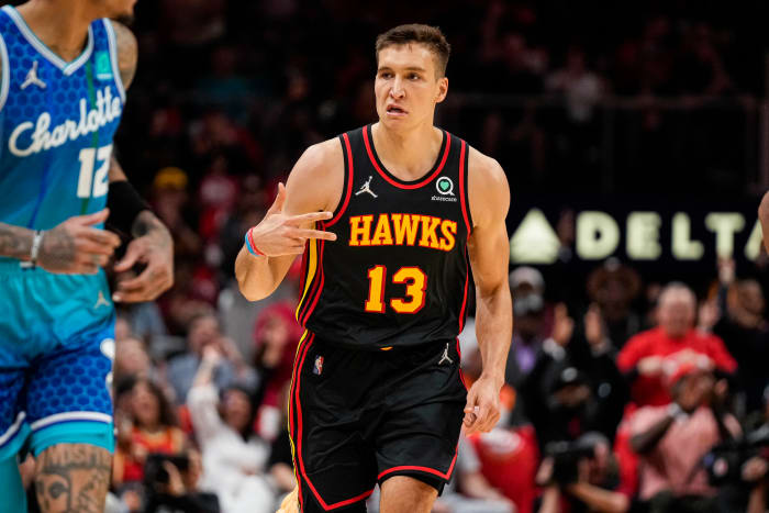 Bogdan Bogdanovic celebrates a made shot.